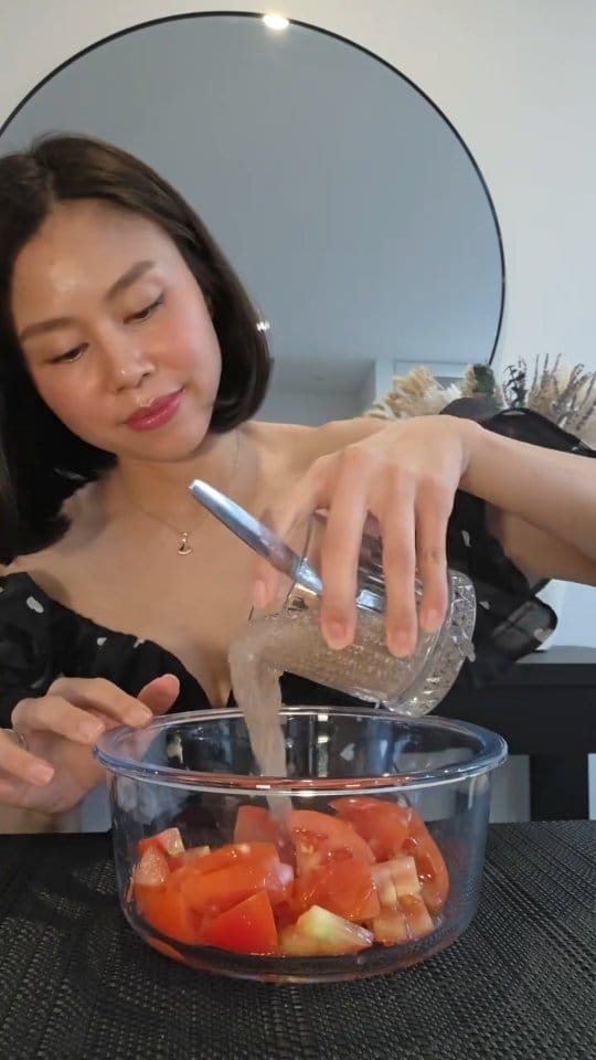 Post 6 by Melody Septania on Instagram (video)