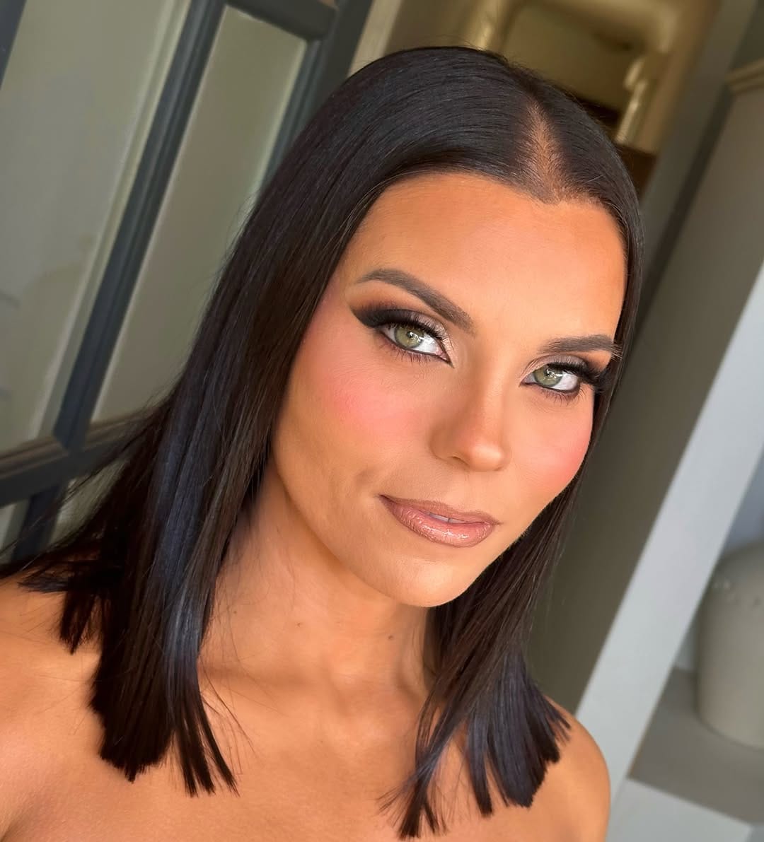 Post 2 by @sarahkishori_makeup on Instagram (image)