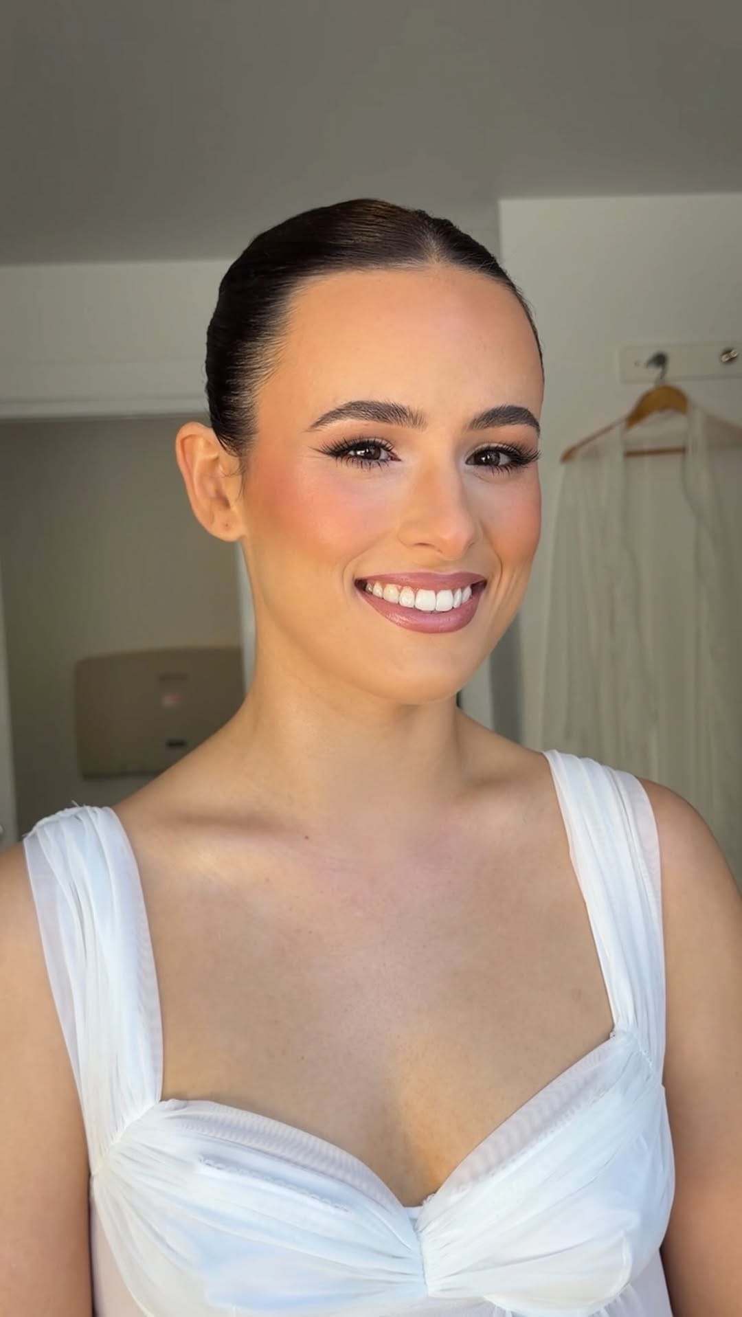 Post 3 by GOLD COAST MAKEUP ARTIST ERICA COFFEY on Instagram (video)