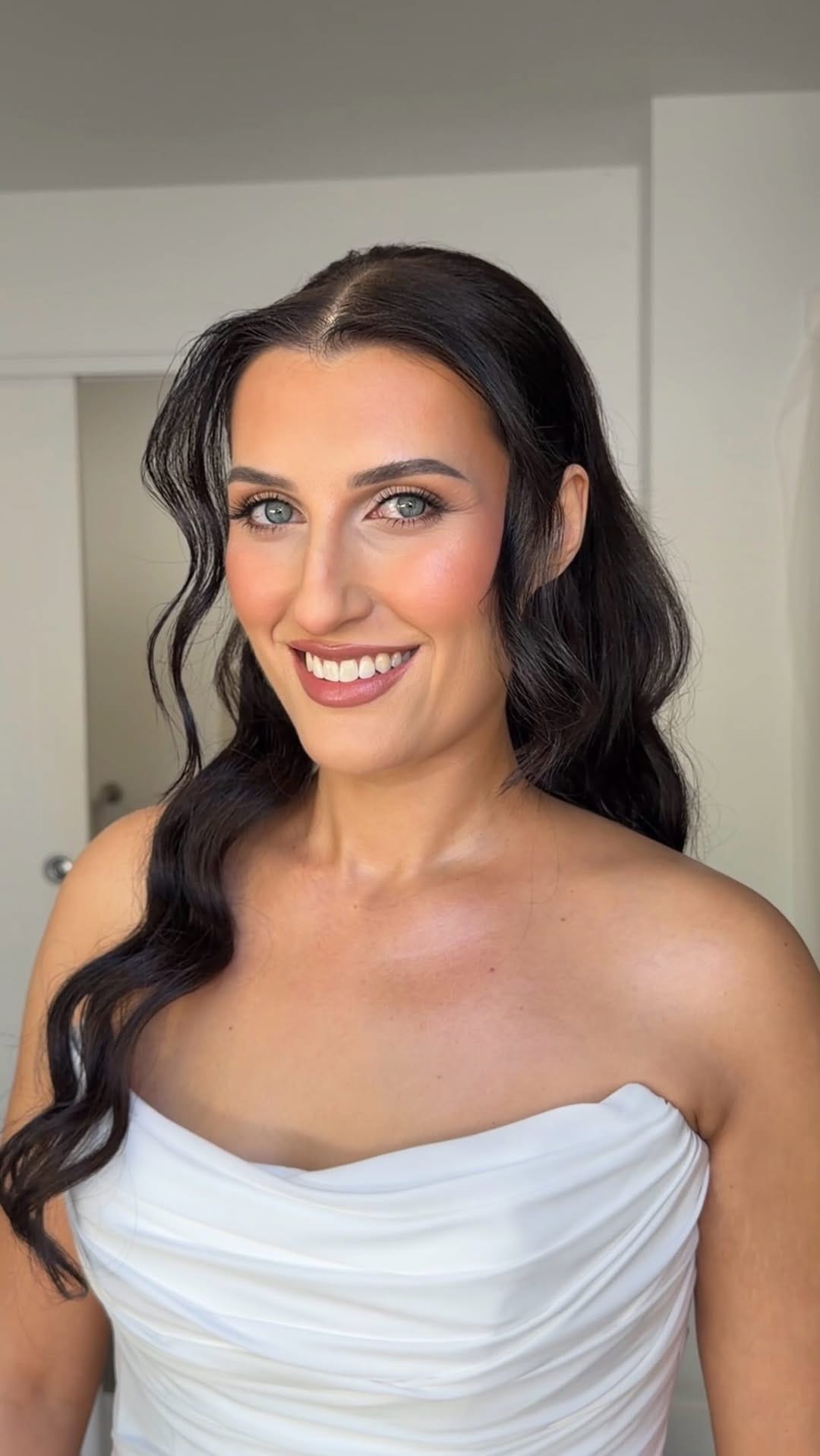Post 6 by GOLD COAST MAKEUP ARTIST ERICA COFFEY on Instagram (video)