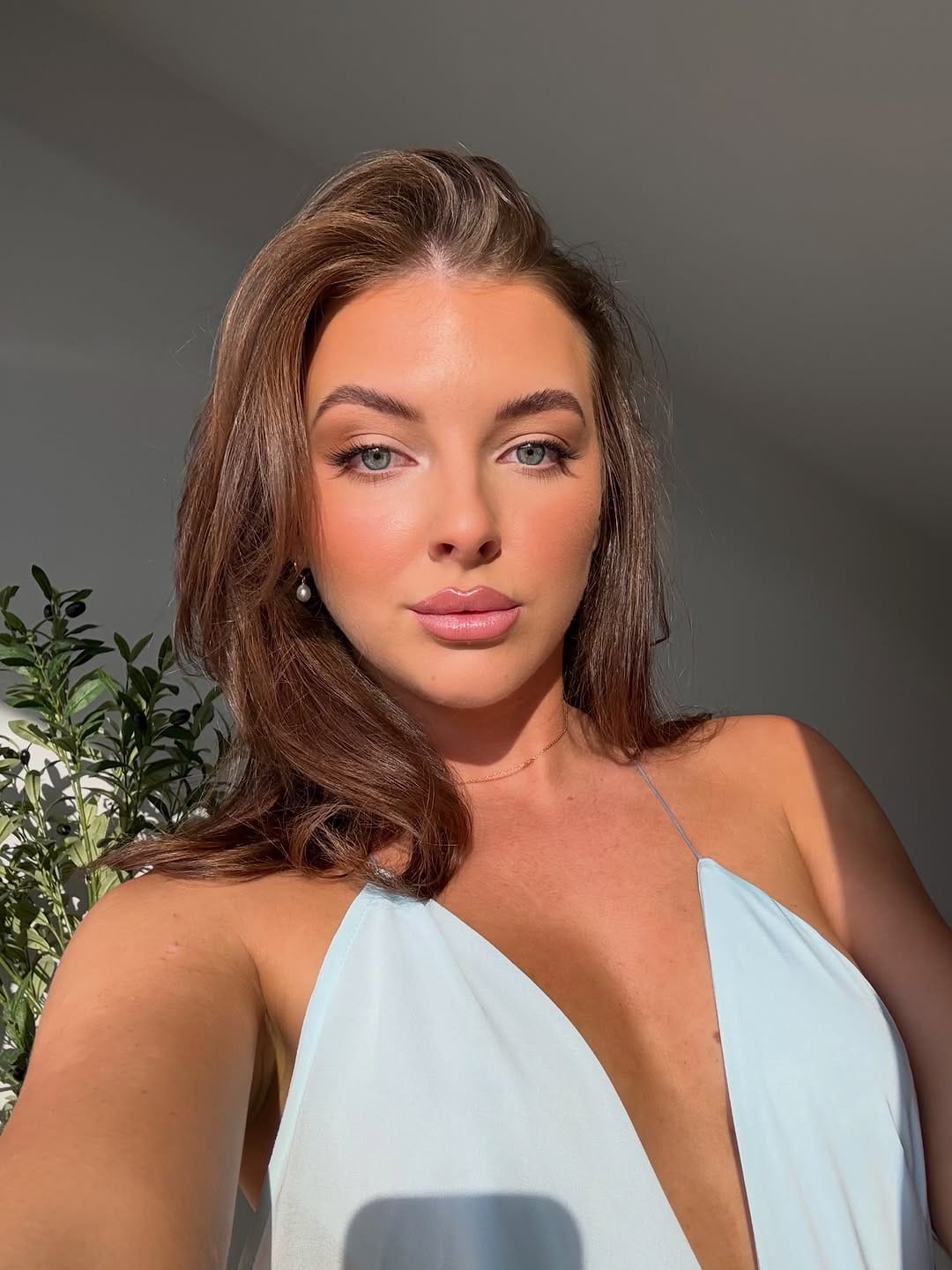 Post 5 by GOLD COAST MAKEUP ARTIST ERICA COFFEY on Instagram (carousel)