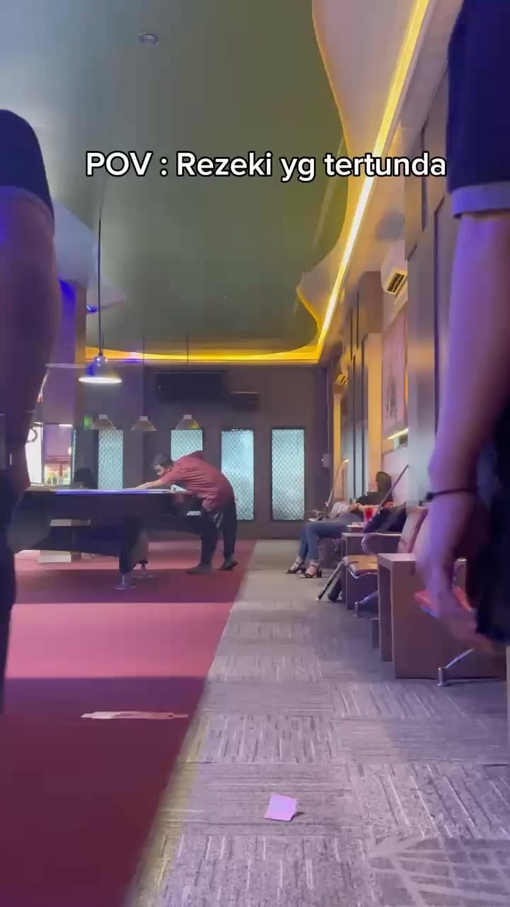 Post 1 by Royal Soetoyo Billiard on Instagram (video)