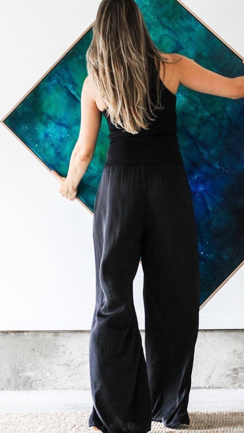 Post 10 by YOGA • ART • SOPHIΞ on Instagram (video)