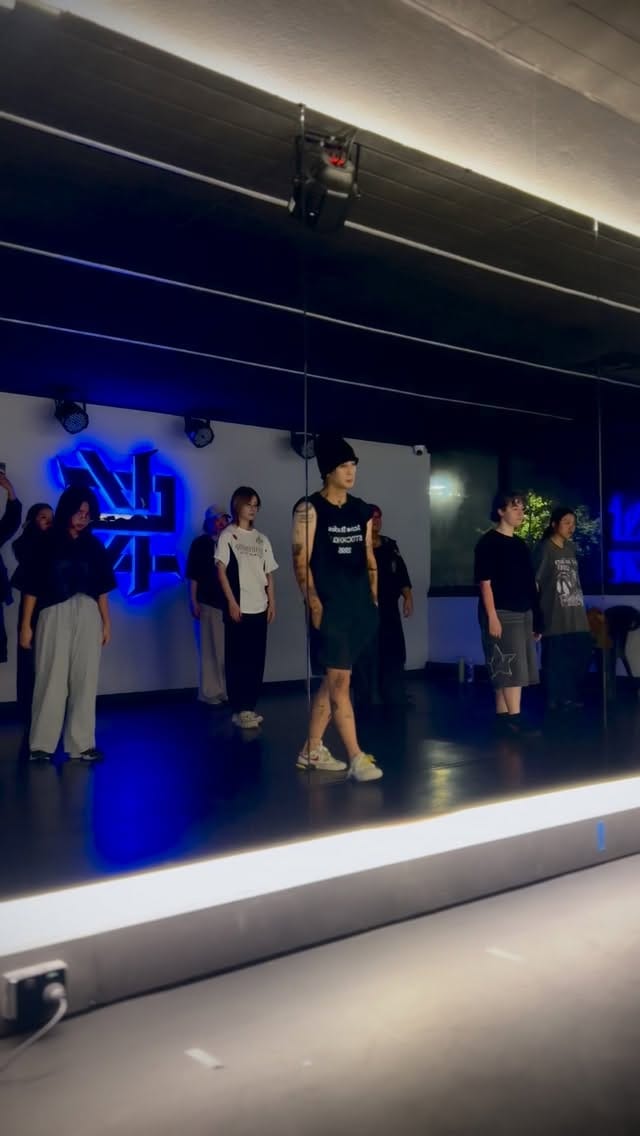 Post 4 by 백진 on Instagram (video)