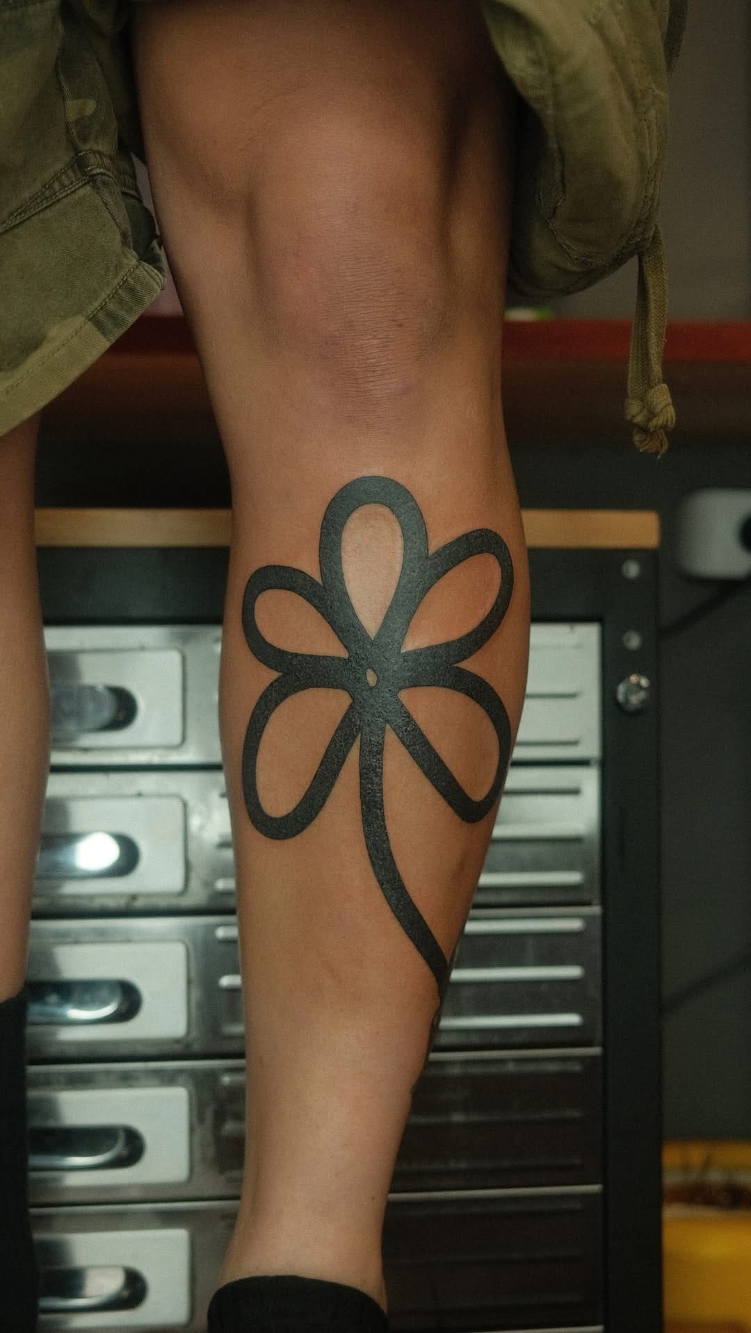 Post 1 by BLOOD DAISY TATTOOS on Instagram (video)