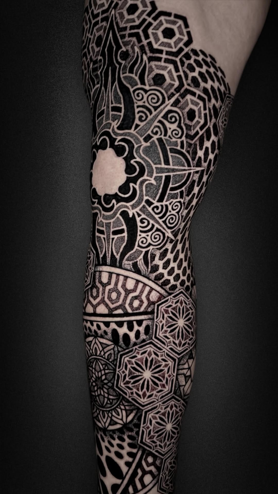 Post 7 by Gav.Inks · Geometric & Blackwork Tattoos Melbourne on Instagram (video)