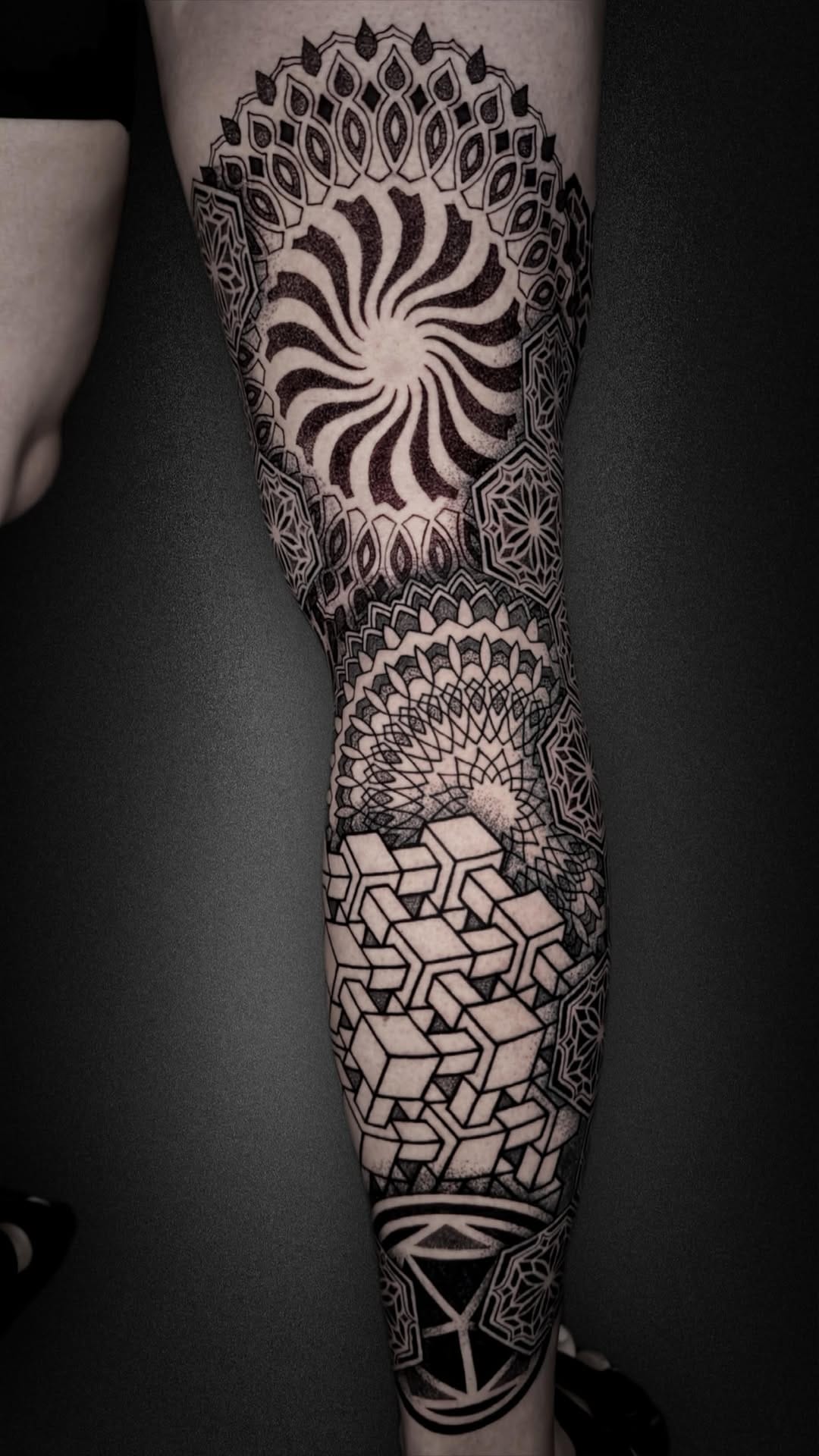 Post 5 by Gav.Inks · Geometric & Blackwork Tattoos Melbourne on Instagram (video)