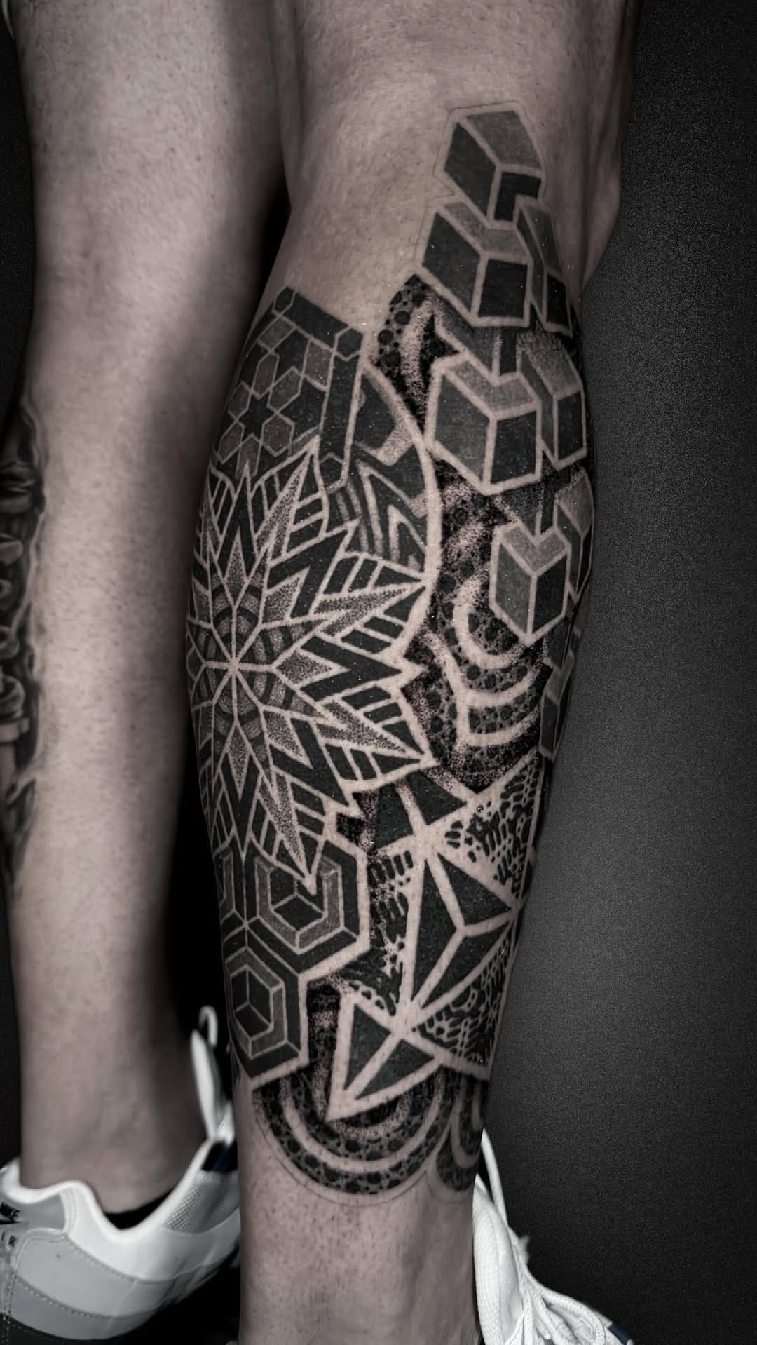 Post 8 by Gav.Inks · Geometric & Blackwork Tattoos Melbourne on Instagram (video)