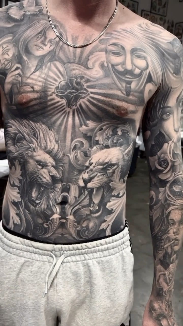 Post 10 by Harvey Lee on Instagram (video)