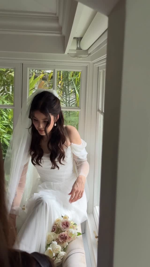 Post 3 by Lara Quinn Makeup Artist on Instagram (video)