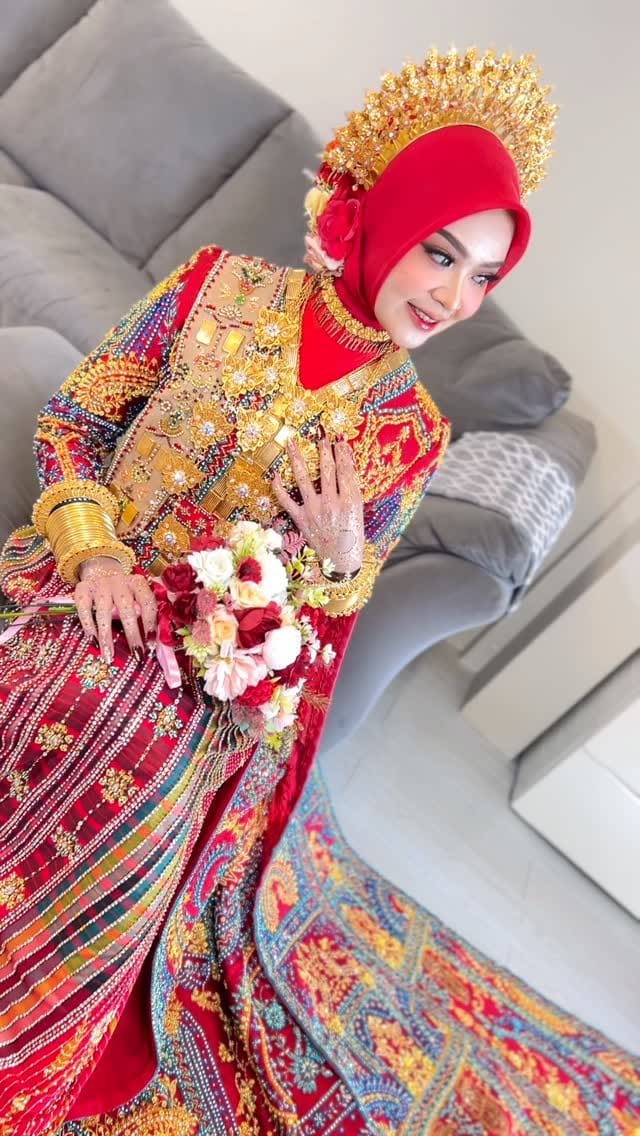 Post 5 by Flawless Wedding Make-up on Instagram (video)