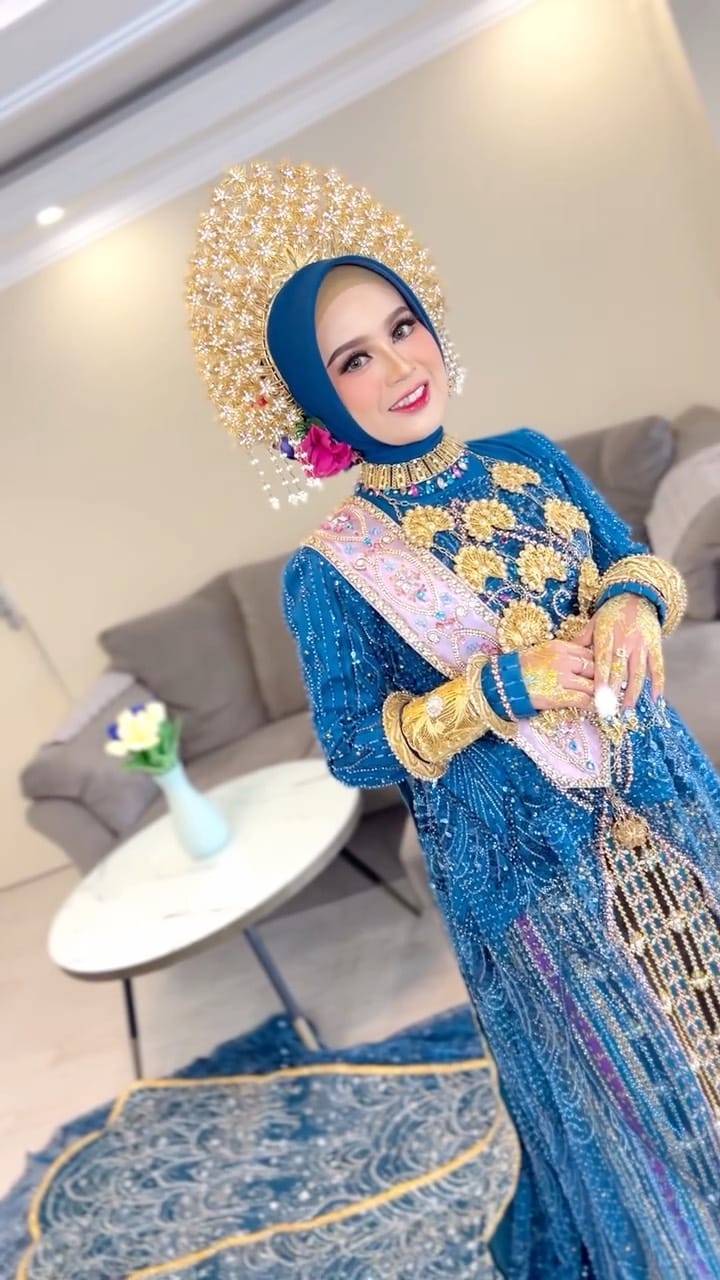 Post 6 by Flawless Wedding Make-up on Instagram (video)