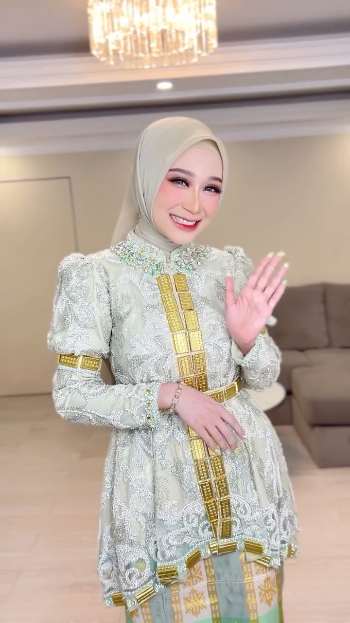 Post 7 by Flawless Wedding Make-up on Instagram (video)