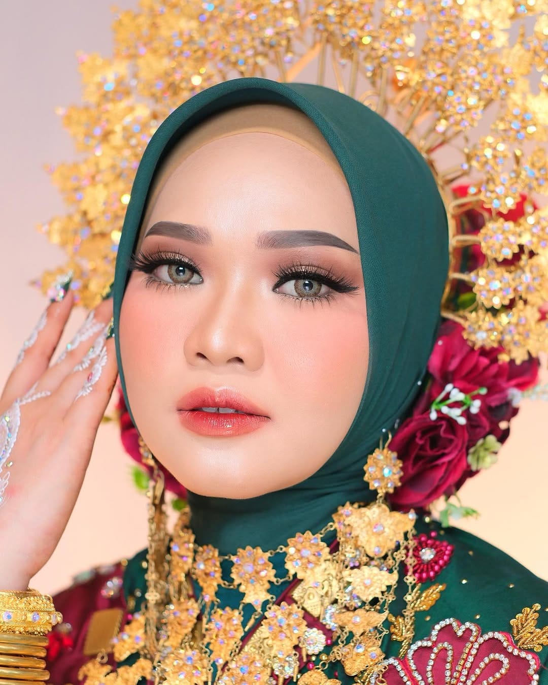 Post 10 by Flawless Wedding Make-up on Instagram (carousel)