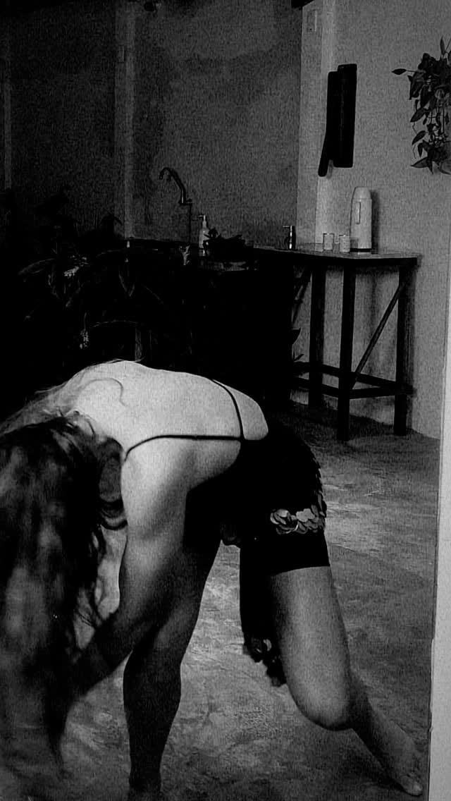 Post 4 by Thay Gracindo | Dança do Ventre on Instagram (video)