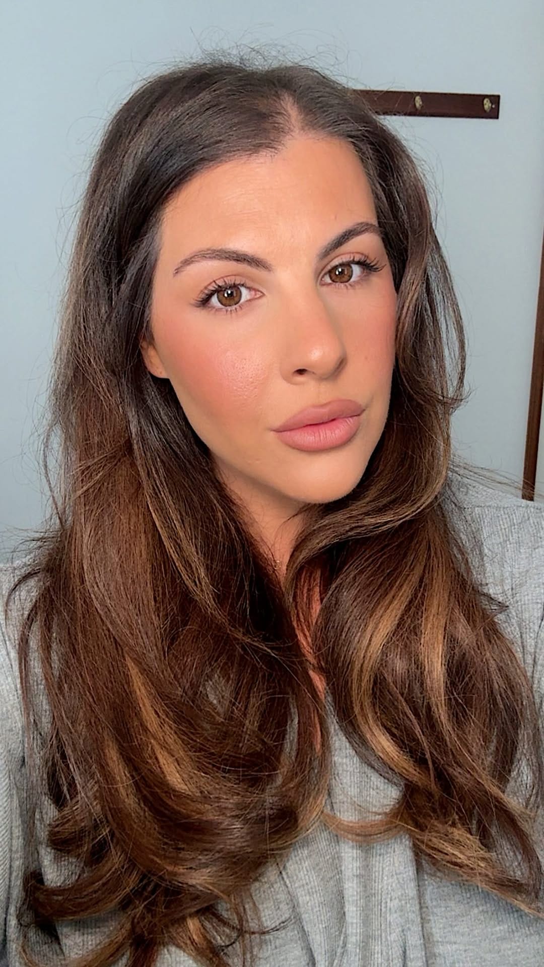 Post 5 by Georgina Neves, Makeup & Brows on Instagram (video)
