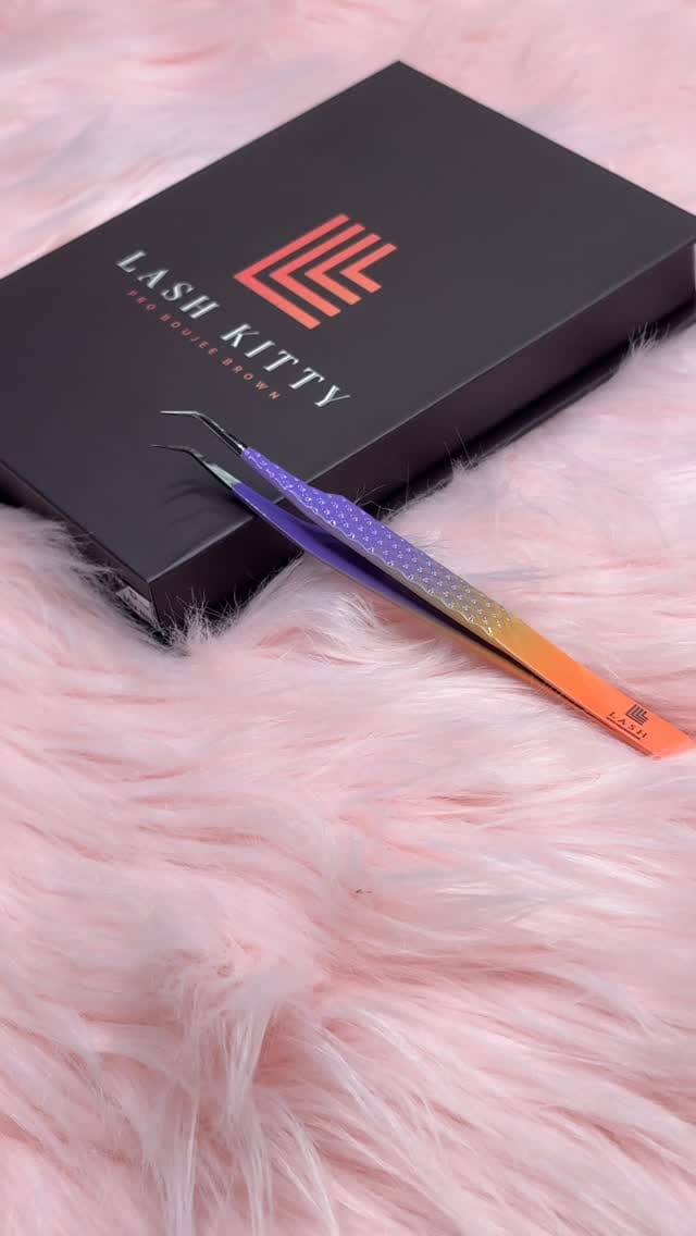Post 9 by LASH KITTY PRO on Instagram (video)