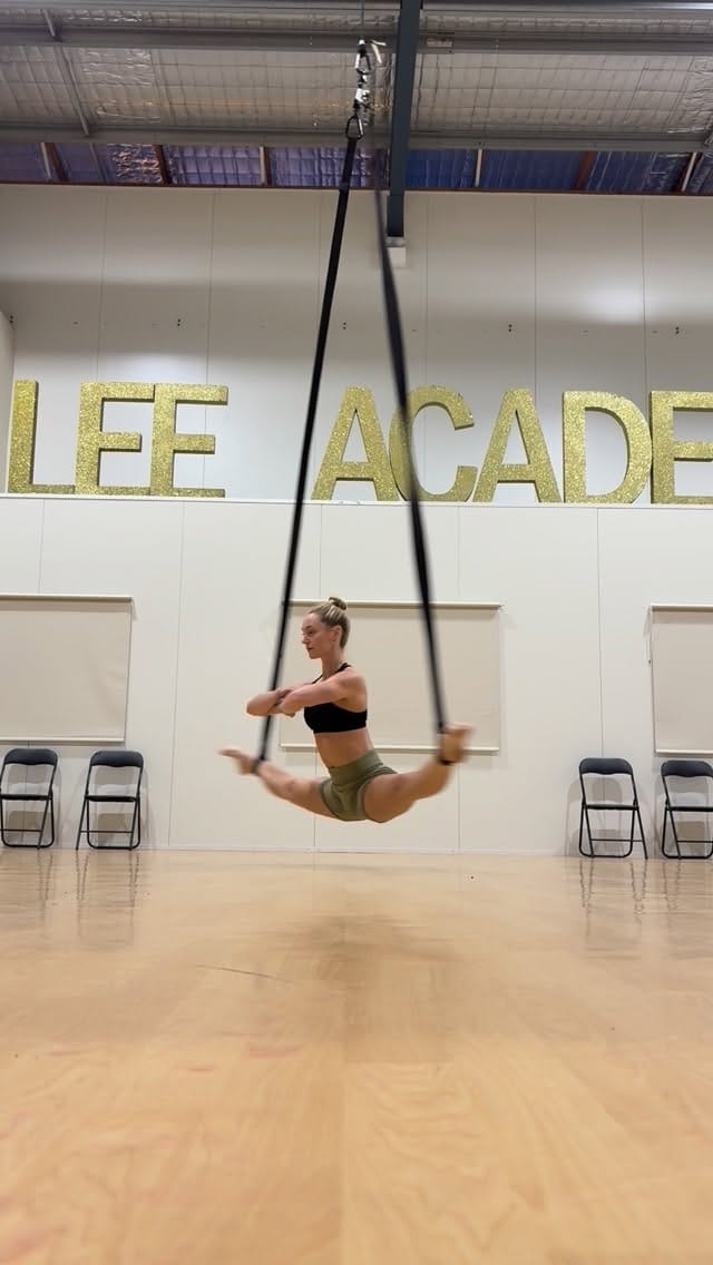 Post 1 by J E M M A on Instagram (video)