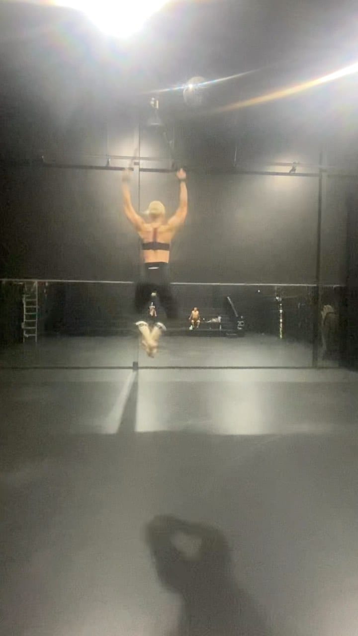 Post 10 by J E M M A on Instagram (video)