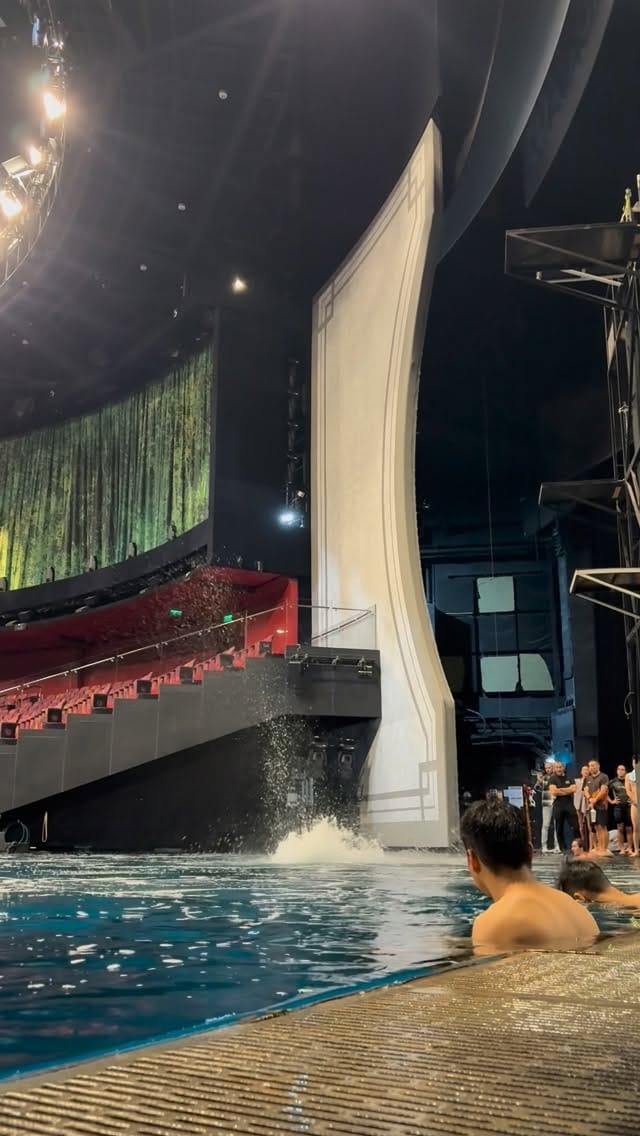Post 6 by J E M M A on Instagram (video)