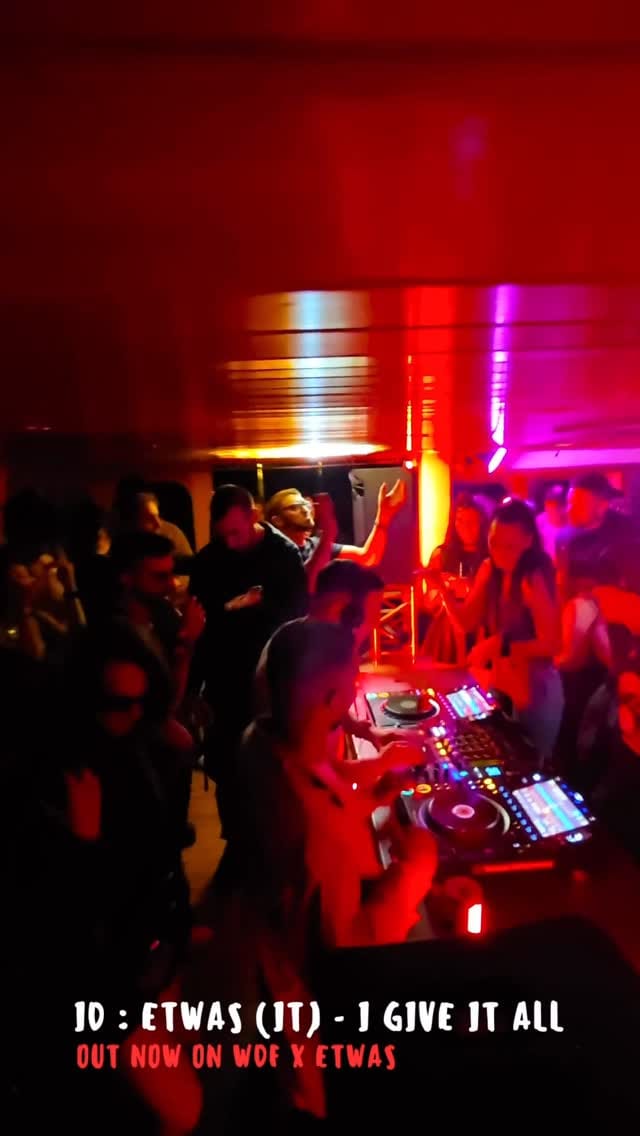 Post 7 by Etwas on Instagram (video)