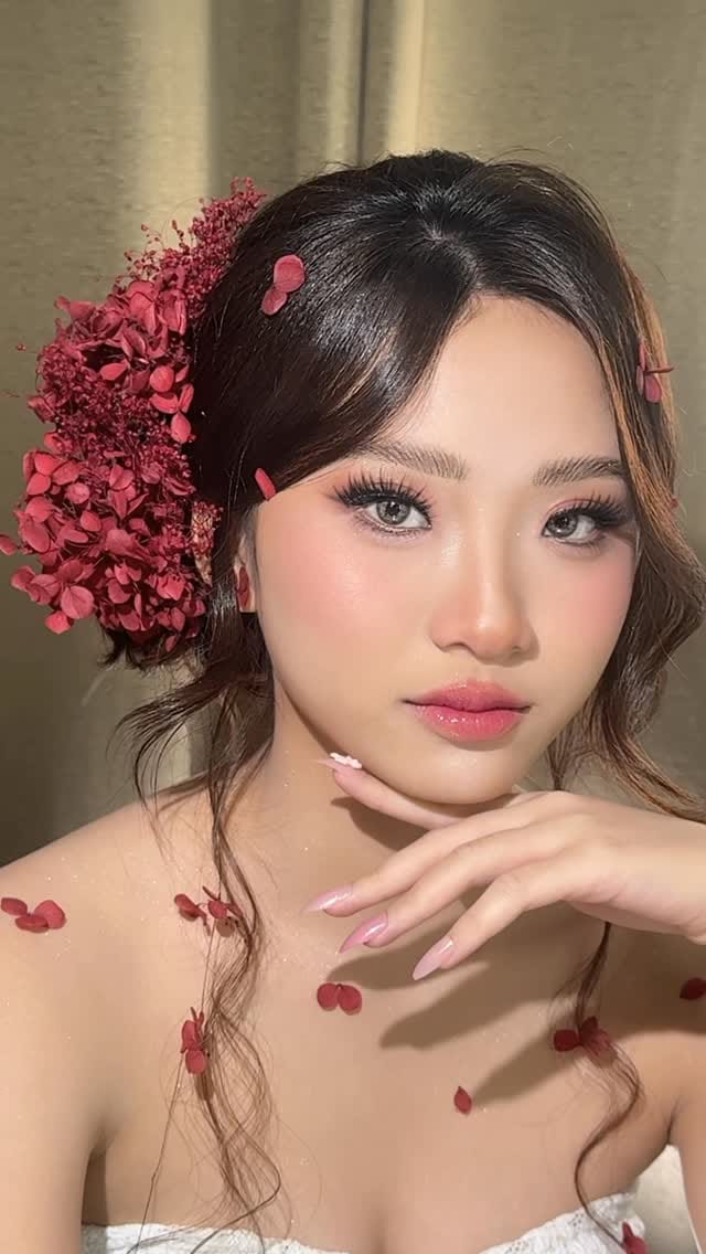 Post 6 by MUA Jambi Medan on Instagram (video)