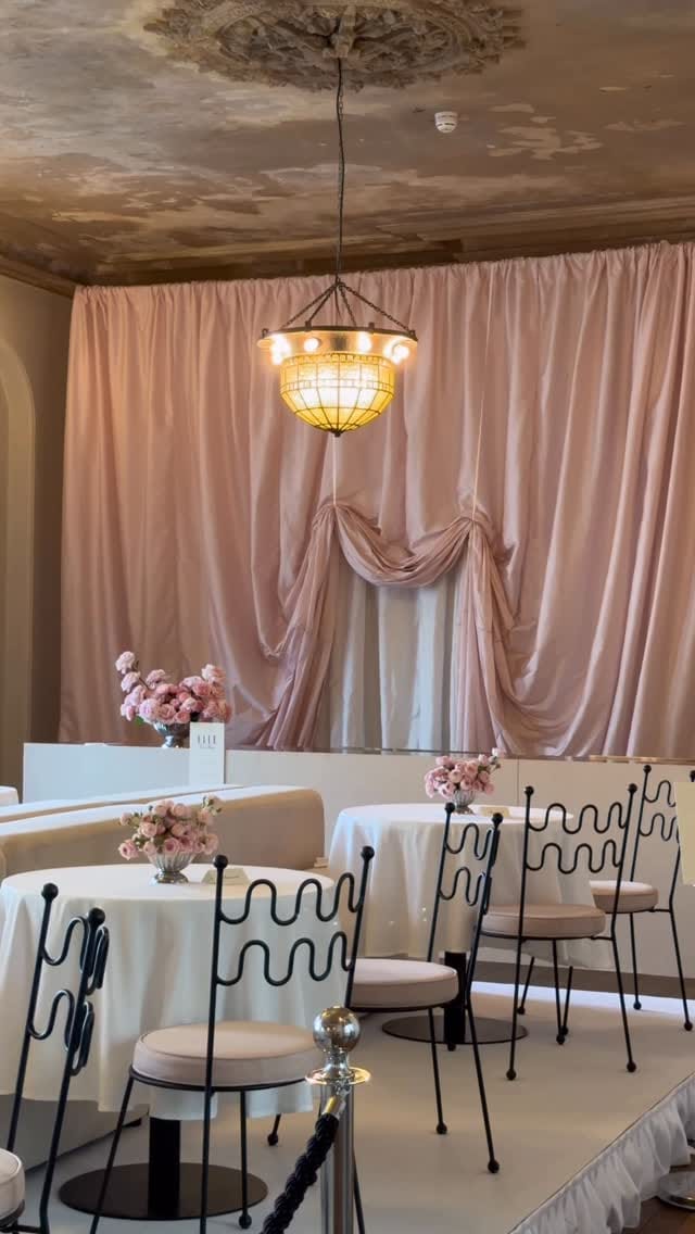 Post 7 by ASCHA JOLIE | Luxury Event Florals on Instagram (video)