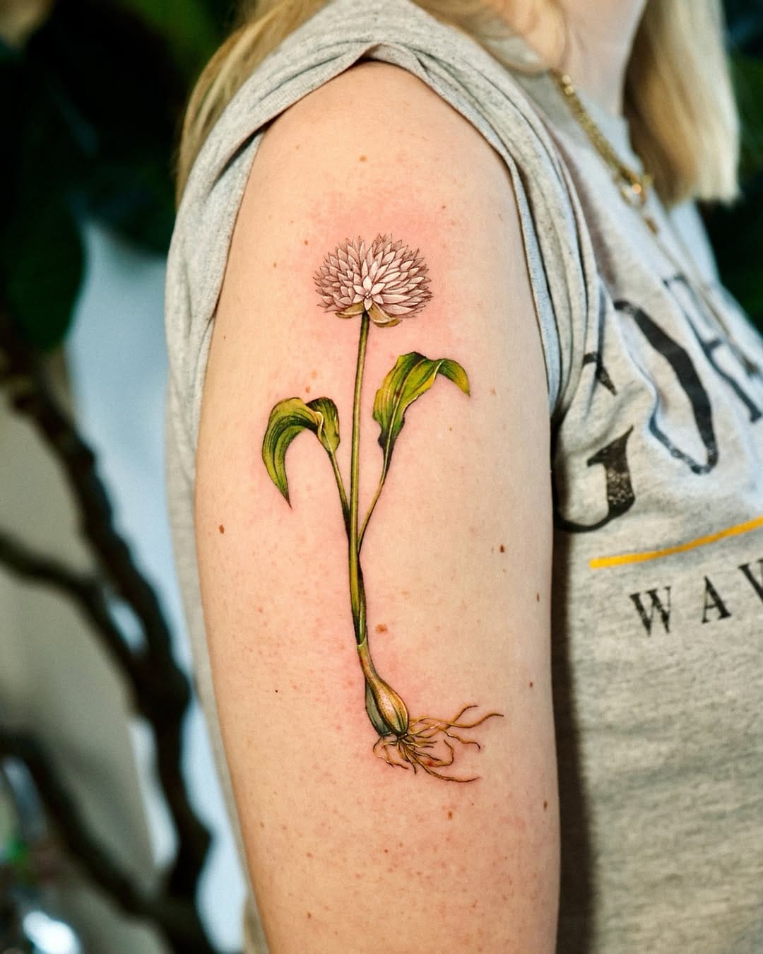Post 8 by Stuttgart tattoo/London tattoo/Flower tattoo/Color tattoo on Instagram (carousel)