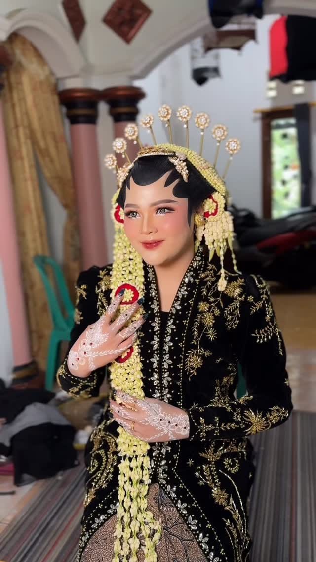 Post 1 by MUA WONOSOBO~BANJARNEGARA~KEBUMEN on Instagram (video)