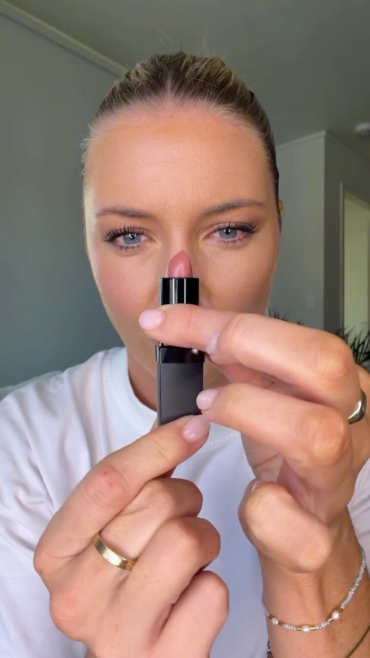 Post 5 by MELISSA GIGLIOTTI- Pro Hair & Makeup Artist on Instagram (video)