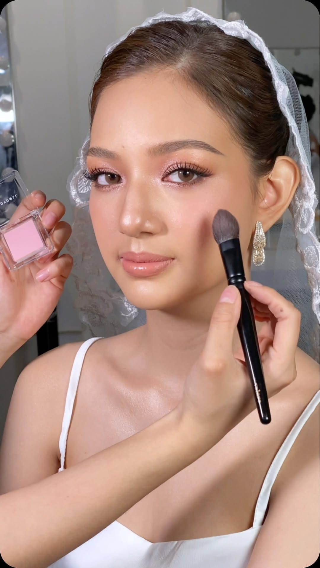 Post 10 by Jodie Aurelia | Melbourne Makeup Artist on Instagram (video)