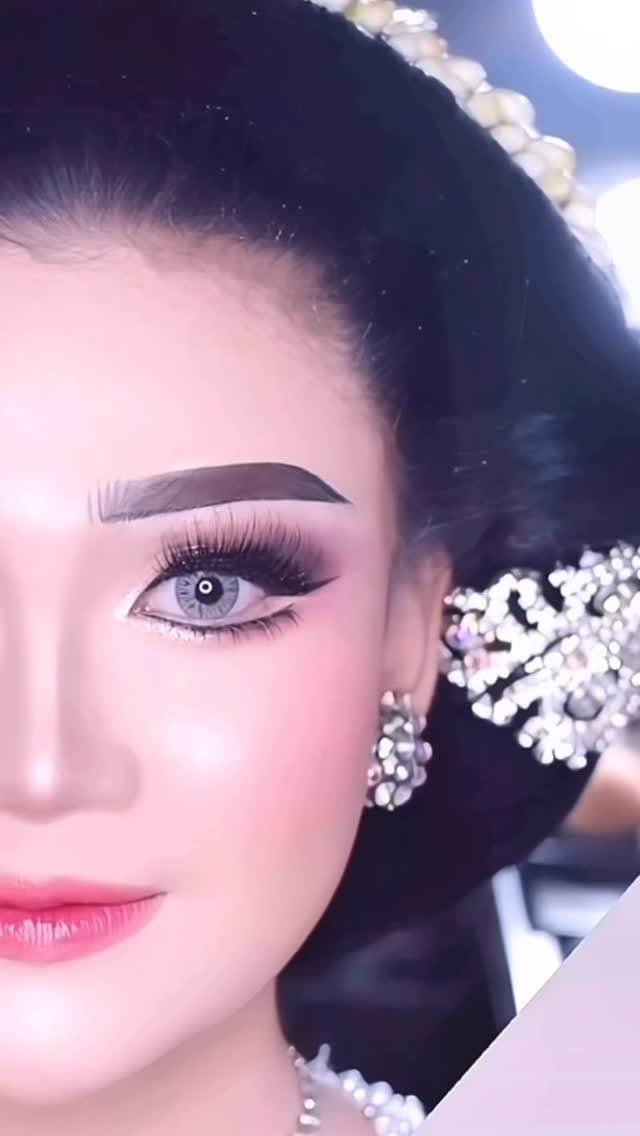 Post 5 by MUA MALANG on Instagram (video)