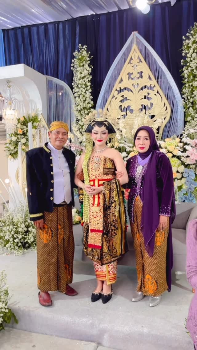 Post 2 by MUA MALANG on Instagram (video)