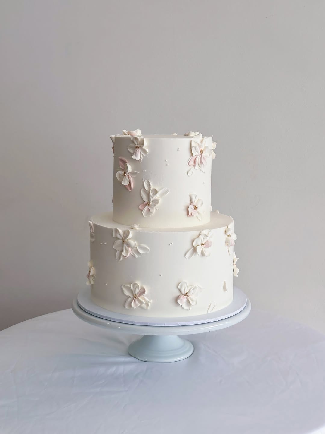 Post 1 by Lisa | Perth Wedding Cakes & Dessert on Instagram (carousel)