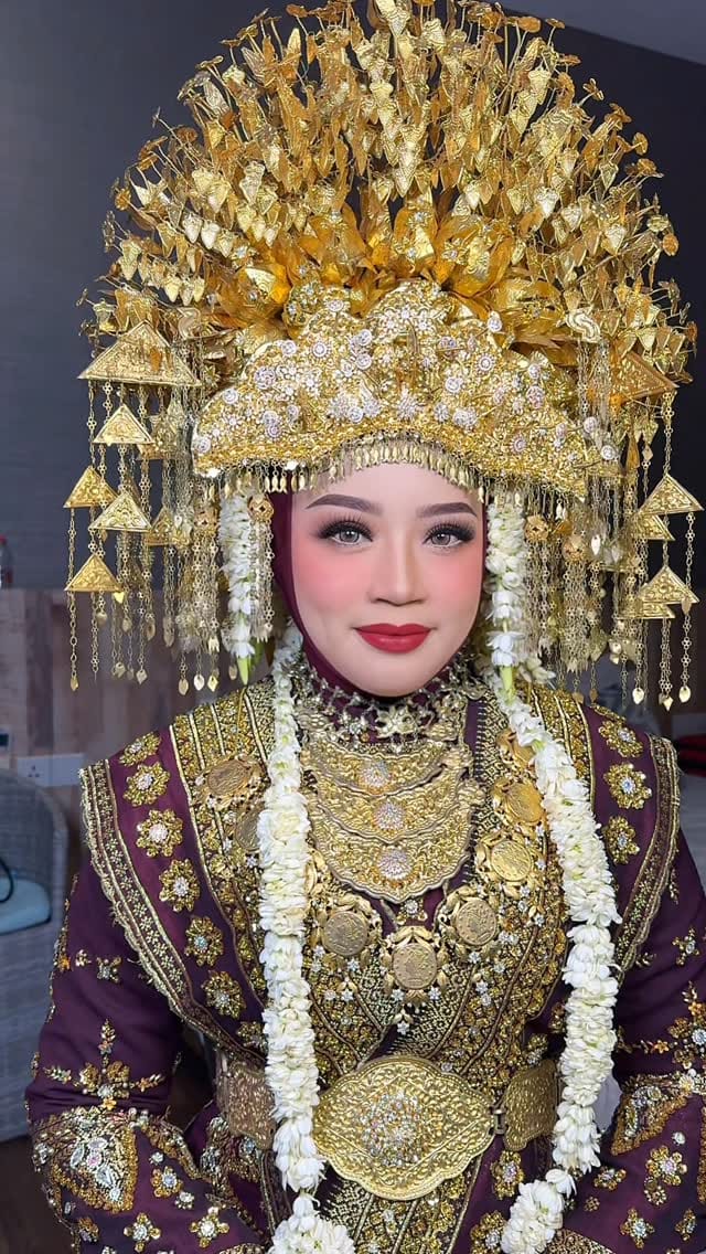Post 1 by Ice Vinara on Instagram (video)