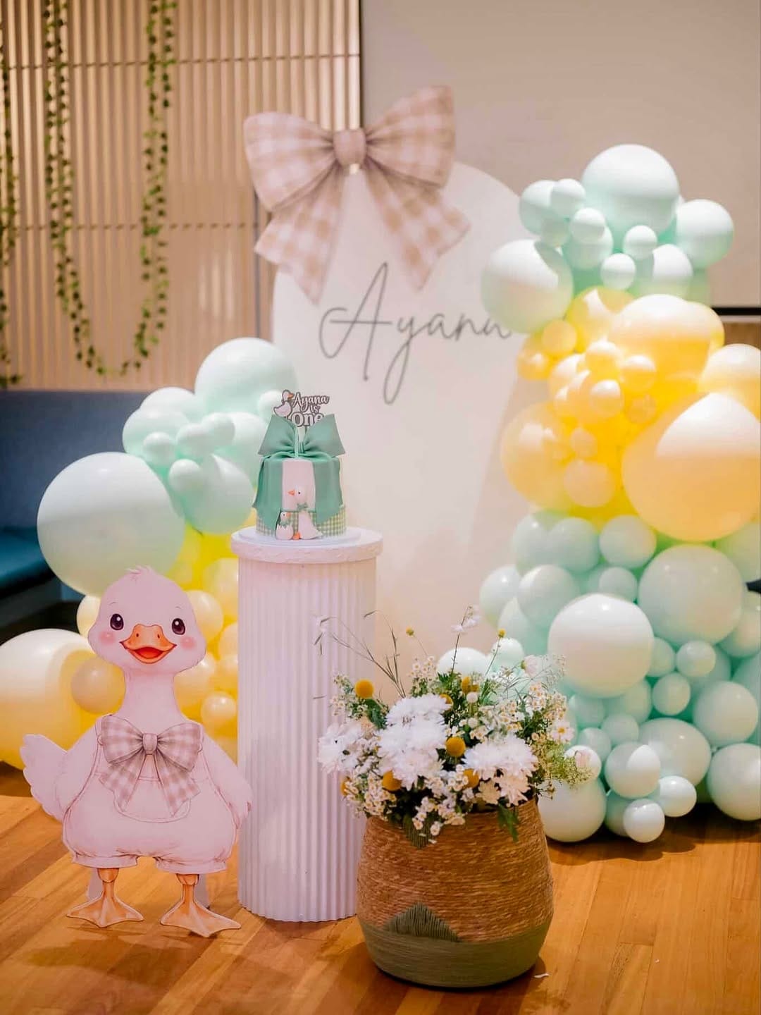 Post 1 by Melbourne Event Stylist | Balloons |Prop Hire on Instagram (carousel)
