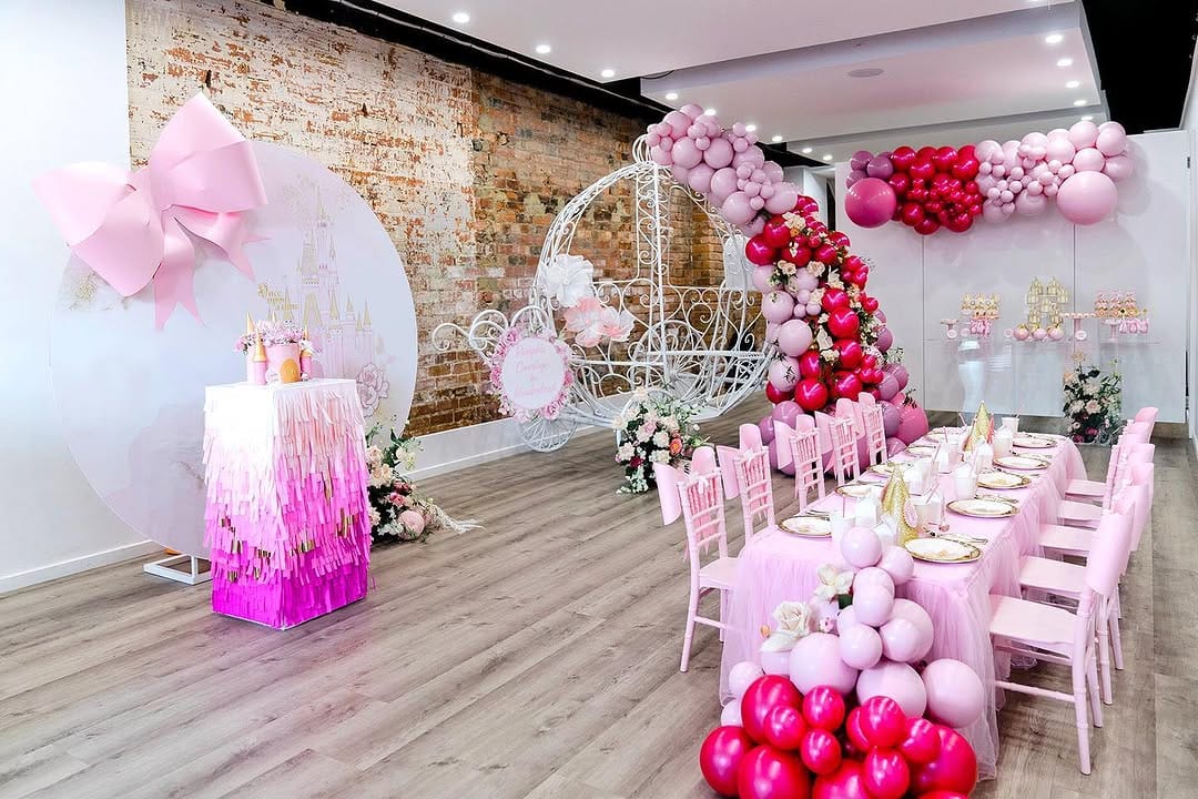 Post 10 by Melbourne Event Stylist | Balloons |Prop Hire on Instagram (image)