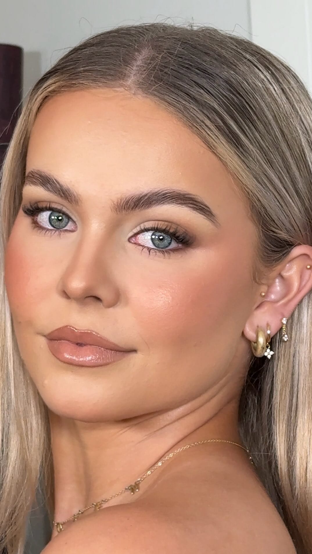 Post 10 by CHANTEL ASIC | SYDNEY + DESTINATION MAKEUP ARTIST on Instagram (video)