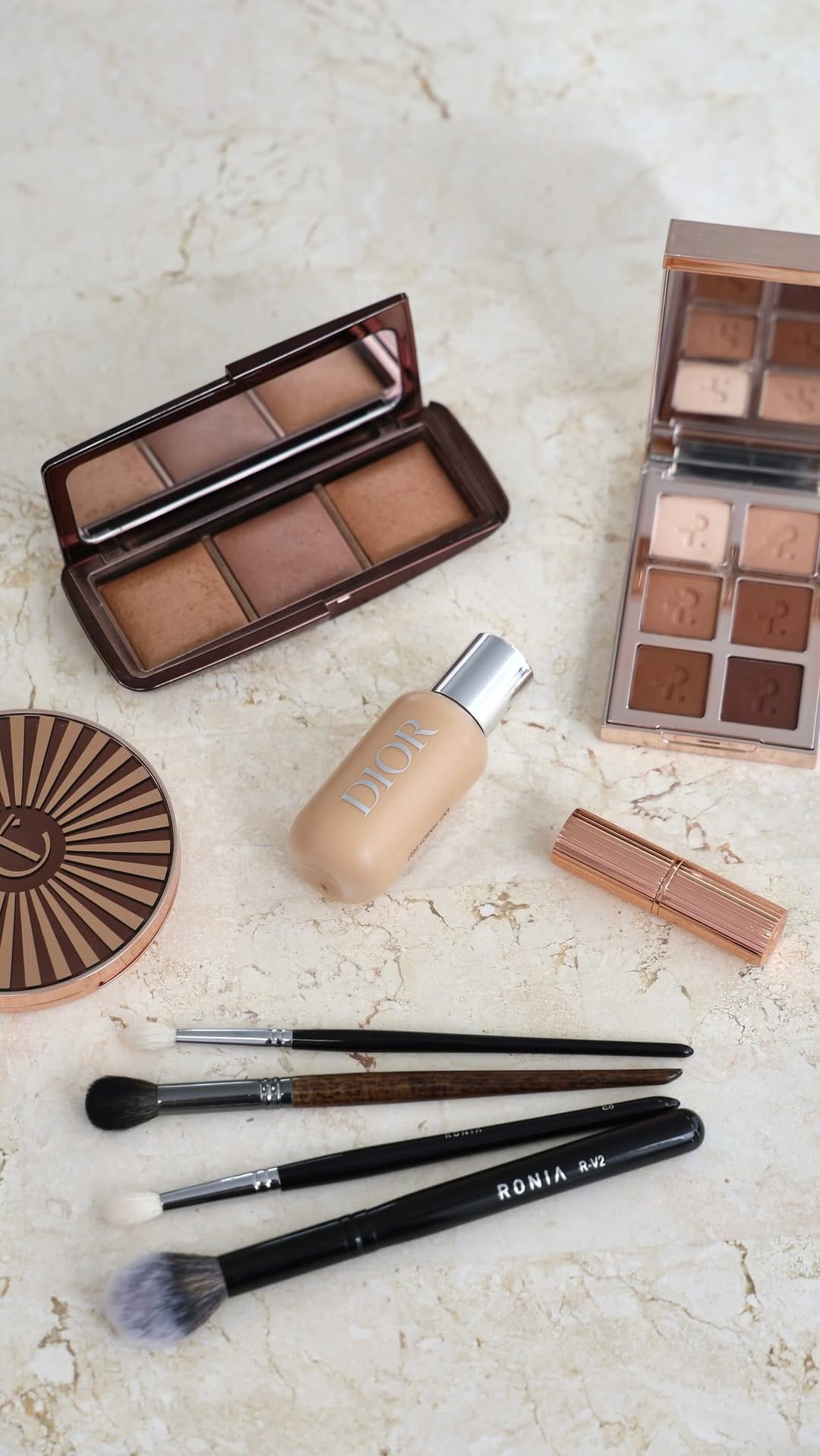 Post 6 by CHANTEL ASIC | SYDNEY + DESTINATION MAKEUP ARTIST on Instagram (video)