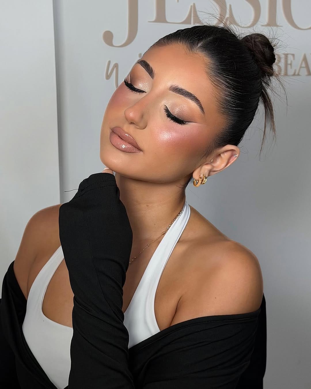 Post 7 by Sydney Makeup Artist & Destination Glam on Instagram (carousel)