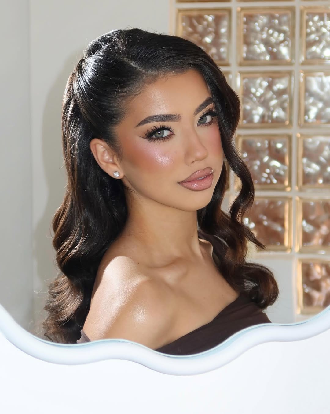 Post 1 by Sydney Makeup Artist & Destination Glam on Instagram (carousel)