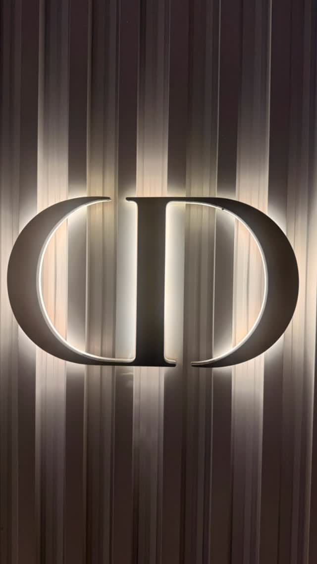 Post 6 by Christophe Domergue on Instagram (video)