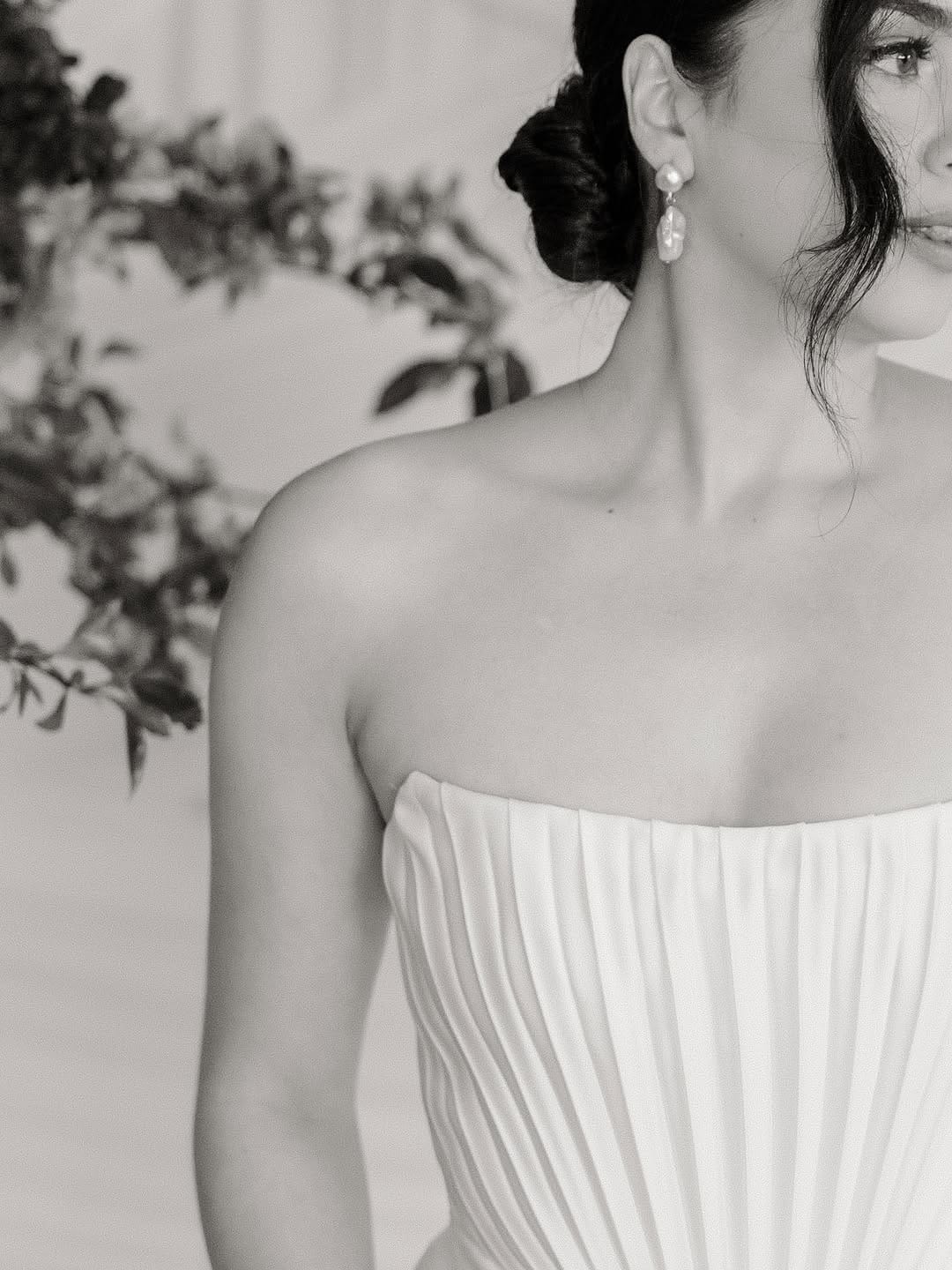Post 4 by Taylor Ochoa, Seattle Wedding Photographer on Instagram (carousel)