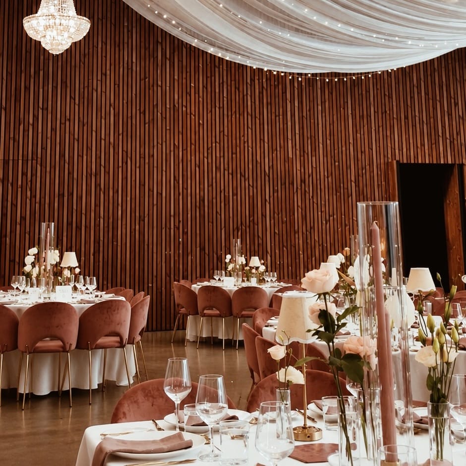 Post 2 by Pro Light Styling | Luxury Wedding Supplier on Instagram (carousel)