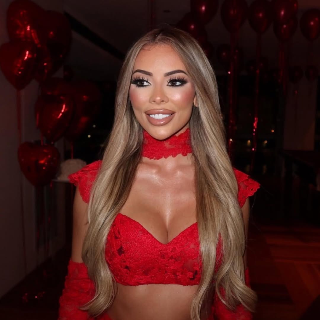 Post 1 by SOPHIE ALAM MAKEUP on Instagram (carousel)