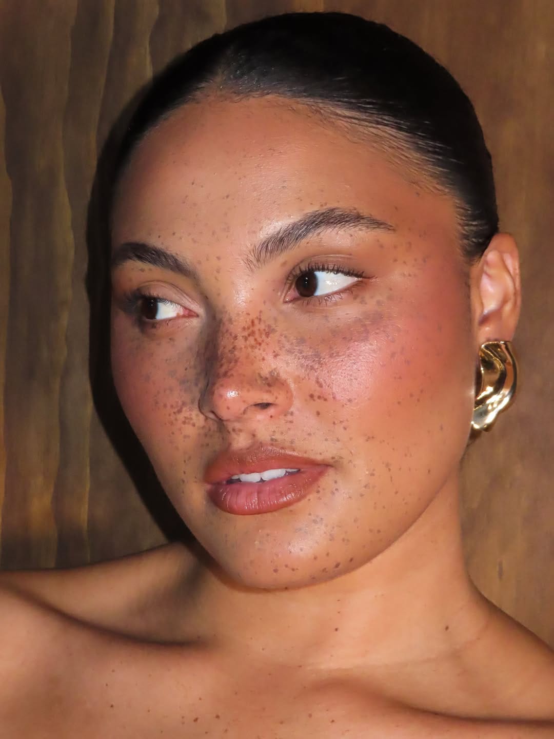 Post 5 by GOLD COAST | BYRON BAY | BRISBANE MAKEUP ARTIST on Instagram (carousel)