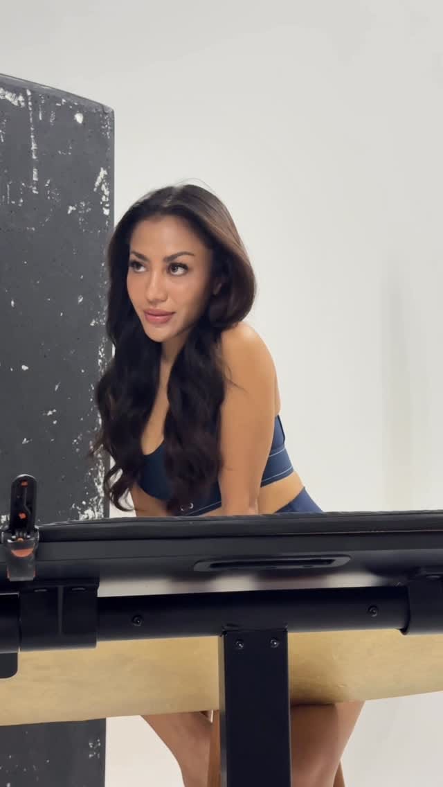 Post 2 by MAKEUPBYCOKMIRAH on Instagram (video)