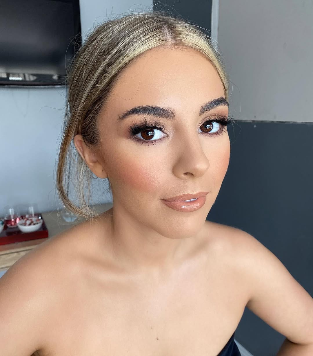 Post 9 by Jaime.a Makeup on Instagram (carousel)