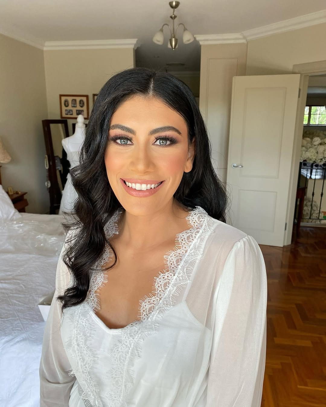 Post 10 by Jaime.a Makeup on Instagram (carousel)