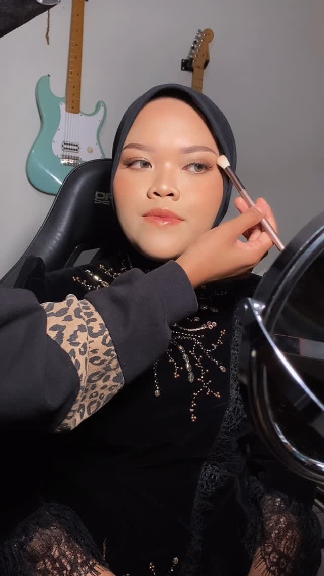Post 1 by MUA JOGJA on Instagram (video)